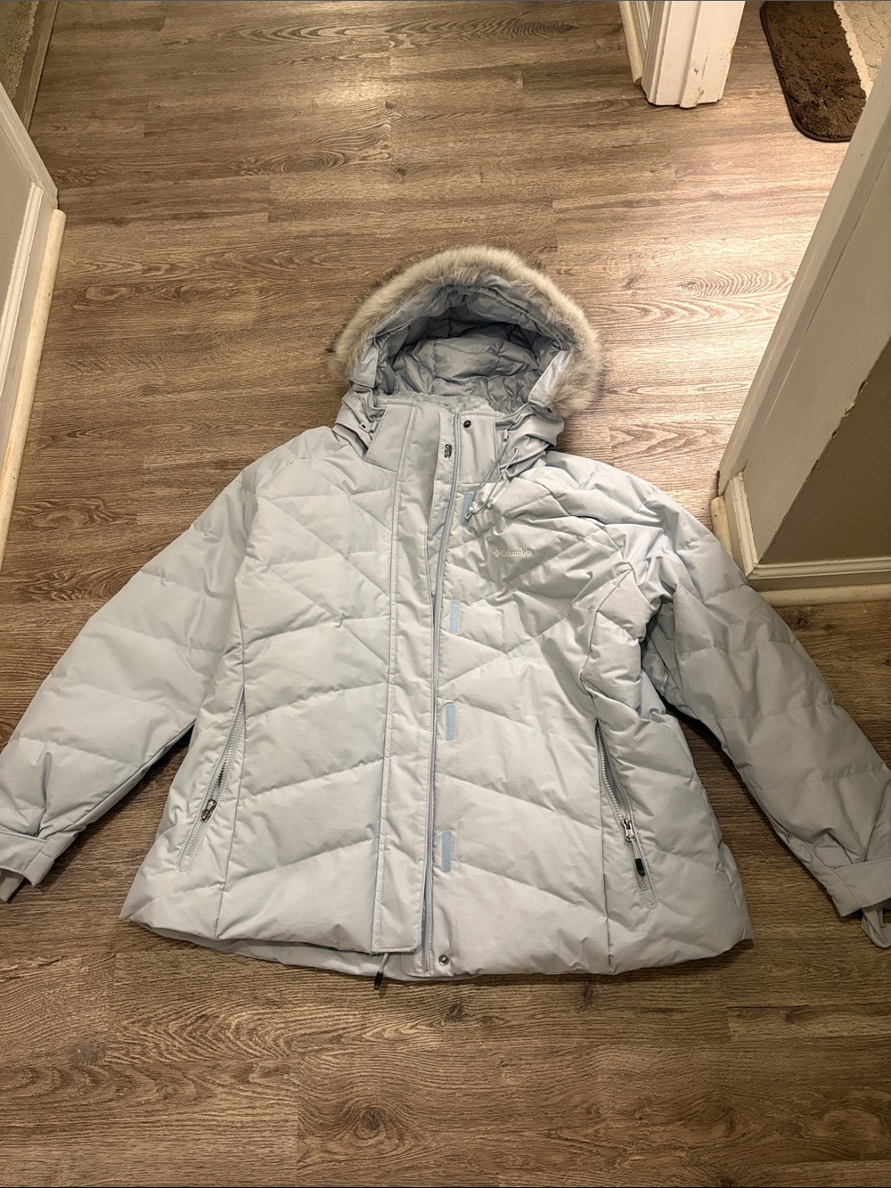 Light Gray Quilted Hooded Ski Jacket with Faux Fur Trim